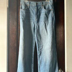 NWT - Madewell - Size 30 - 11” High Rise Flare Jean with Magic Pockets